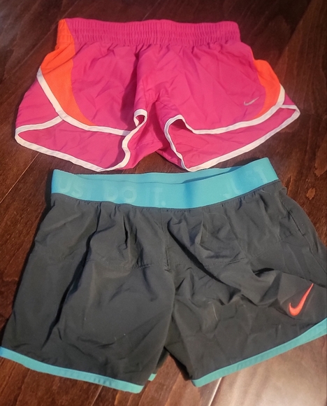 2-pack Nike DRI-FIT women's shorts. - Picture 2 of 7